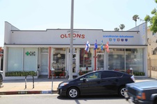 Coffee Shop/Convenience Store Near Fox