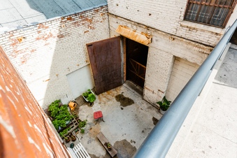 Enlarge photo 53