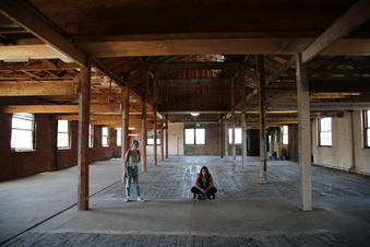 Enlarge photo 37