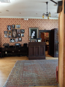 Enlarge photo 47