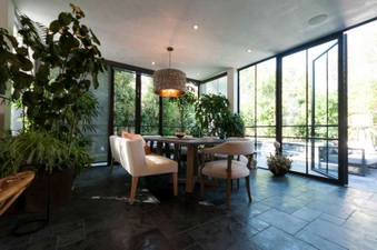 Enlarge photo 19