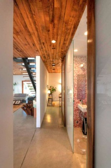 Enlarge photo 38