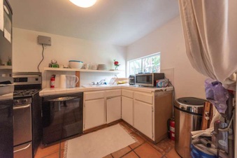 Enlarge photo 71