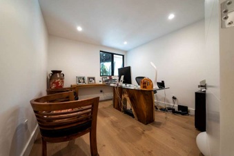 Enlarge photo 38