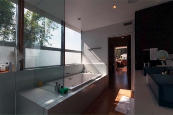 Enlarge photo 51