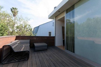 Enlarge photo 79