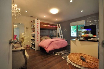 Enlarge photo 49