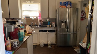 15203 Clymer St - Mission Hills