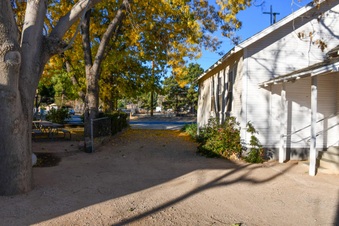 Enlarge photo 11