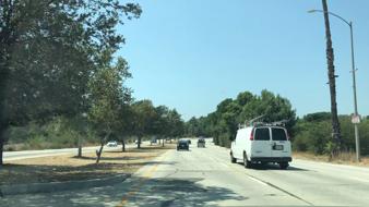 Burbank Blvd (Hayvenhurst to Victory)