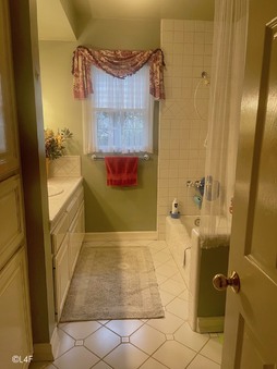 Enlarge photo 16