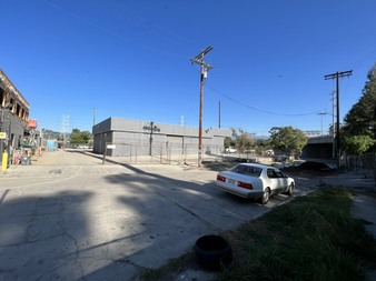 Enlarge photo 24