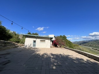 Enlarge photo 23