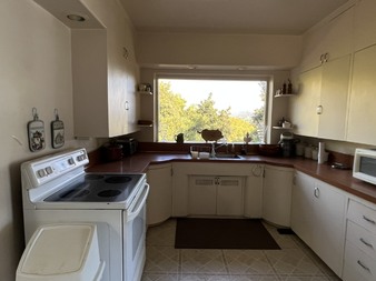 Enlarge photo 33