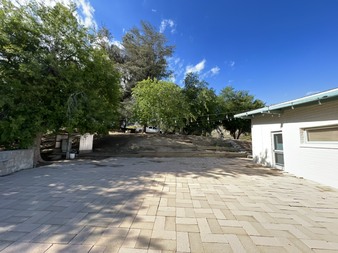 Enlarge photo 12