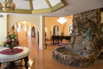 Enlarge photo 113