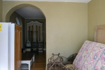 Enlarge photo 89