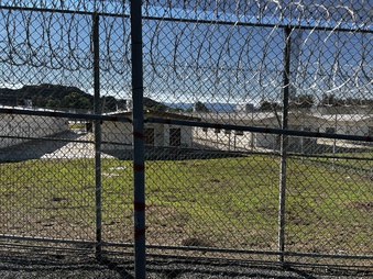 Prison 