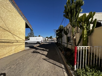 Enlarge photo 12