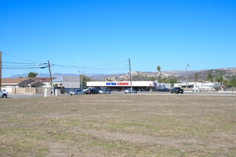 Enlarge photo 16