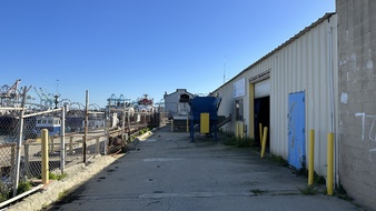 Enlarge photo 58