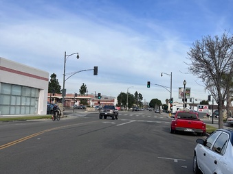12th & Main - Santa Paula