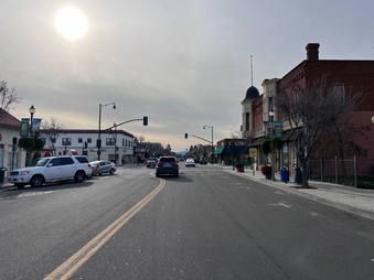 10th & Main - Santa Paula