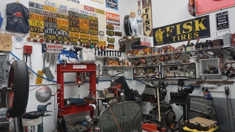 Enlarge photo 68