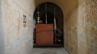 Enlarge photo 89