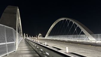 Enlarge photo 63