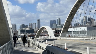 Enlarge photo 156
