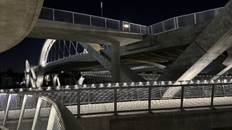 Enlarge photo 95