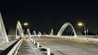 Enlarge photo 54