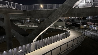 Enlarge photo 89