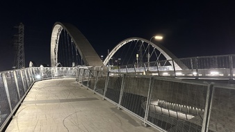 Enlarge photo 37