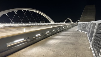 Enlarge photo 44