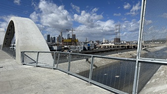 Enlarge photo 146