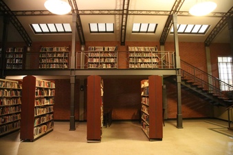 Enlarge photo 89