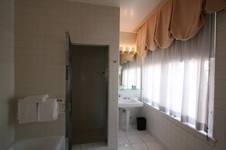 Enlarge photo 46