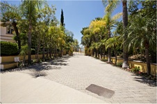 Enlarge photo 1