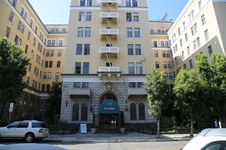 Cece's Apartment Exterior