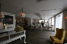 Enlarge photo 52