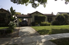 2034 Kelton Ave