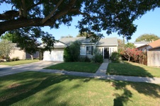Ext Charming House (Bulldozer)