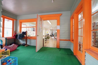 Enlarge photo 40