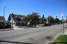 S La Salle Ave