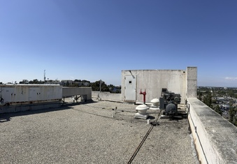 Enlarge photo 153