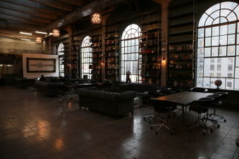 Enlarge photo 64