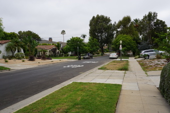 Tennessee Btwn Kerwood & Beverly Glen  
