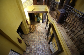 Enlarge photo 79